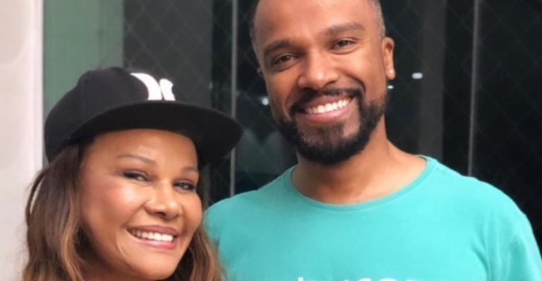 Mãe de Alexandre Pires arrasa no ‘The Voice +’ e cantor comemora: ”Estamos em choque ainda”