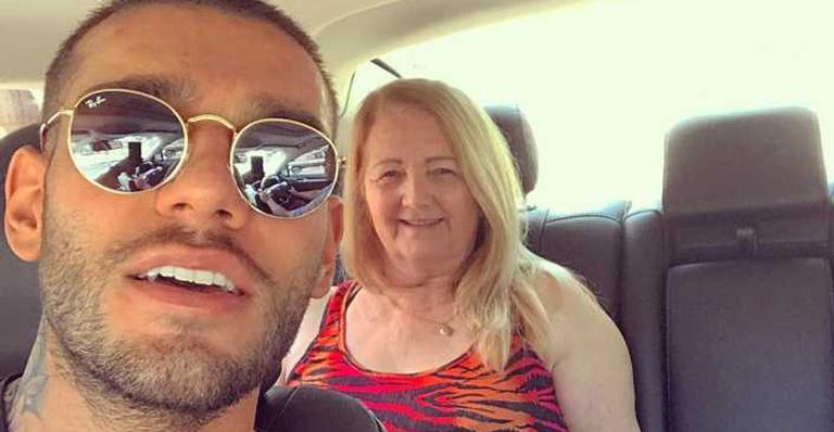 Avó de Lucas Lucco recebe alta após quase um mês internada com Covid-19