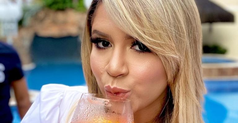 Marília Mendonça diz não aguentar mais quarentena e brinca: ”Anitta faz alguma coisa”