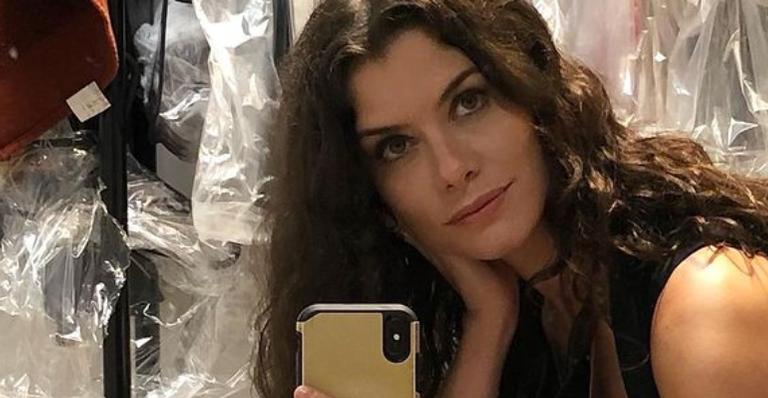 Alinne Moraes relembra ensaio fotográfico e beleza exuberante rouba a cena