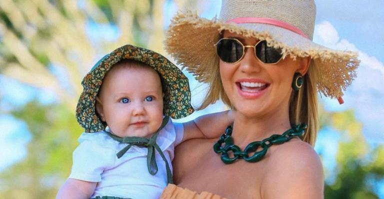 Ana Paula Siebert publica cliques encantadores da filha, Vicky: ”Sessão de fofura”
