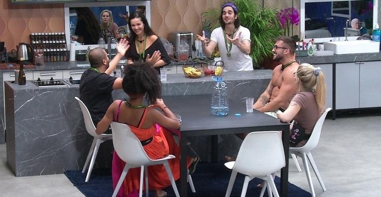 BBB21: Imunizados discutem estratégias antes de entrarem na casa principal