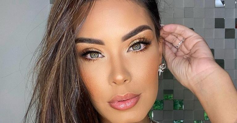 Ivy Moraes posa com biquíni fininho e rouba a cena com corpaço impecável: ”Deslumbrante”