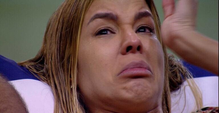 BBB21: Kerline chora após ouvir que Lucas Penteado votará nela