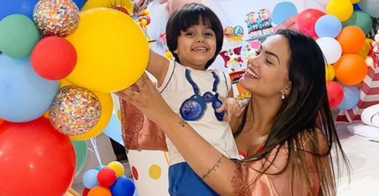 Suzanna Freitas comemora aniversário do irmão caçula: ”Amor da minha vida”