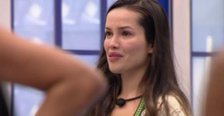 BBB21: Juliette surpreende espectadores ao cair no choro: ”Tô de TPM, só pode”