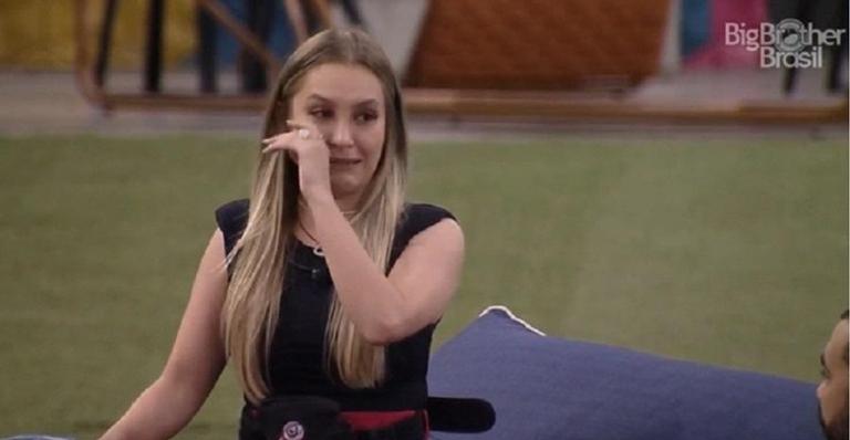 BBB21: Carla Diaz chora ao relembrar luta contra câncer: ”Me deu muita força”