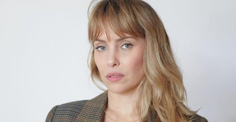 Fernanda Nobre posa fazendo carão e admite: ”Essa foto tá se tornando a minha favorita da vida”