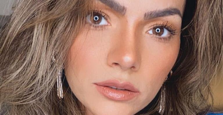 Kelly Key surge iluminada pelo sol em clique de biquíni e recebe elogios de fãs: ”Zero defeitos”