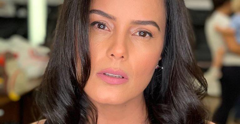 Luciele Di Camargo surge triste em foto e desabafa: ”Buscando a outra metade”