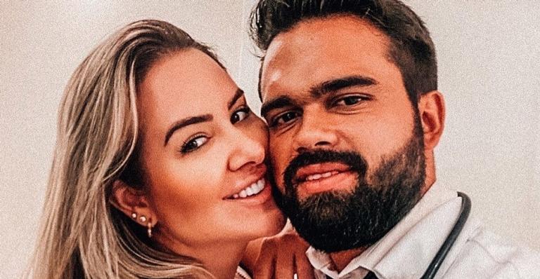 Ex-BBB Patricia Leitte celebra um mês de namoro com surpresa romântica: ”Primeiro”