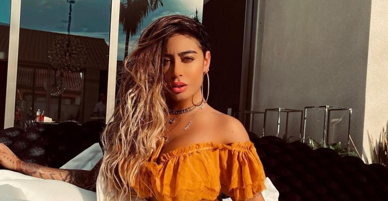 Irmã de Neymar Jr., Rafaella Santos posa deslumbrante em clique e ostenta curvas: ”Poderosa!”