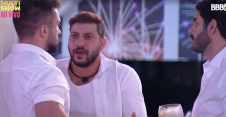 BBB21: Caio dispara sobre Lumena: ”Tentou me colocar como uma pessoa má”