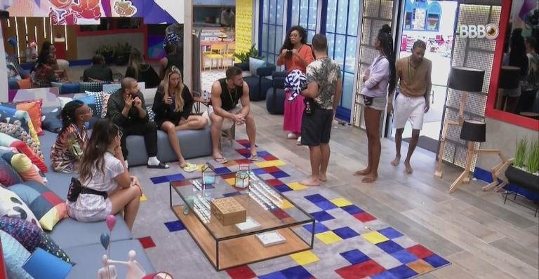 BBB21: Juliette ultrapassa o tempo do confessionário e gera confusão