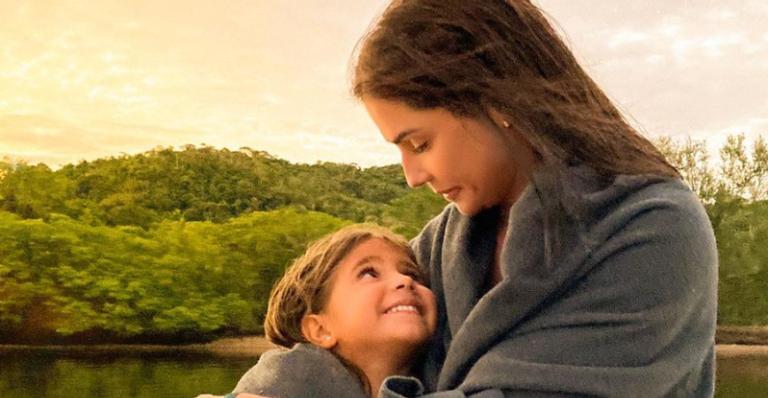 Deborah Secco combina look com a filha, Maria Flor, e encanta: ”Coisas lindas”
