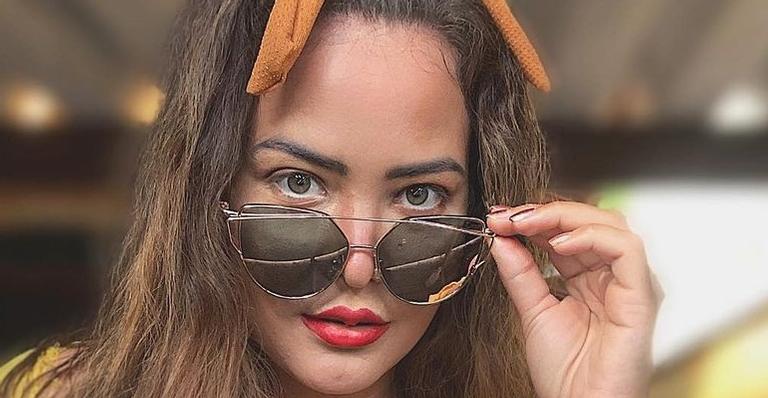 Geisy Arruda posa de costas com biquíni fio dental e deixa web babando: ”Que corpo!”