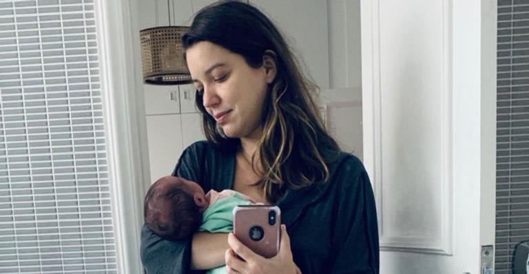 Ao lado do noivo, Nathalia Dill celebra um mês da filha, Eva, com festinha: ”Viramos pais”