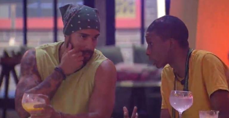 BBB21: Lucas Penteado fala sobre Pocah: ”Ela é malandra, é mina inteligente”