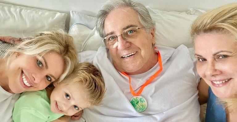 Karina Bacchi faz festinha temática para celebrar o aniversário de seu pai, Italo