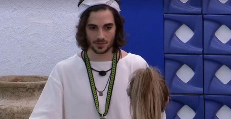 BBB21: Fiuk conversa com Carla Diaz e aconselha: ”Tenta ser mais natural”