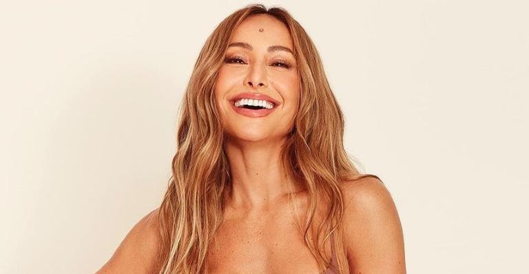 Sabrina Sato esquenta o clima ao publicar sequência de fotos de biquíni