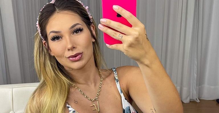 Grávida, Virginia Fonseca encanta ao mostrar roupa da filha: ”Ansiosa pela sua chegada!”