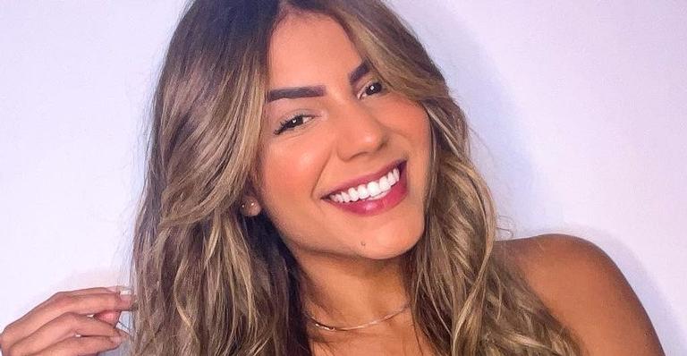 Hariany Almeida ostenta corpão em clique de biquíni e deixa web babando: ”Deusa demais”