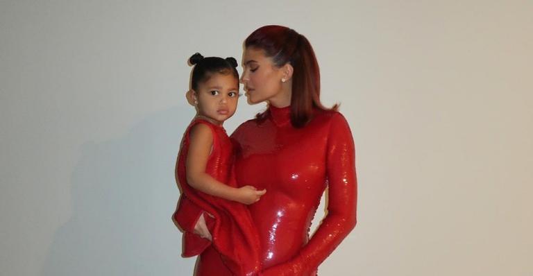 Kylie Jenner celebra aniversário da filha com surpresa especial: ”3 anos de Stormi”