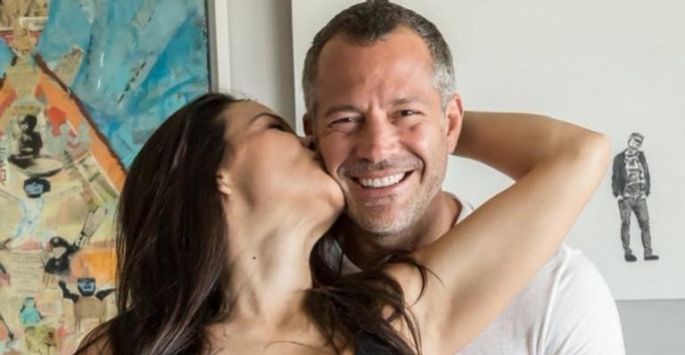 Kyra Gracie celebra aniversário de Malvino Salvador e relembra primeira foto com o marido