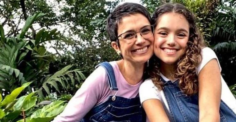 Sandra Annenberg se derrete ao compartilhar vídeo da filha: ”Cantando e encantando”