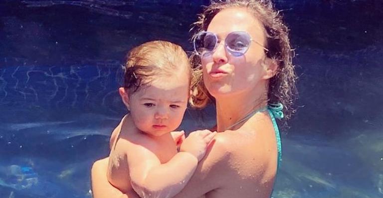 Tata Werneck exibe filha aprendendo a falar a palavra ‘pão’ e se derrete: ”Ela é minha vida!”