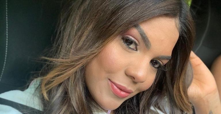 Com biquíni fio dental, Tays Reis exibe curvas em vídeo e deixa web babando: ”Que corpão”