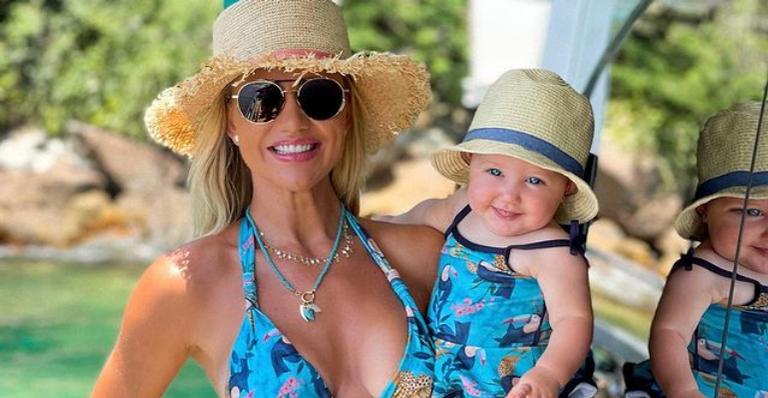 Ana Paula Siebert posa agarradinha com Vicky e encanta web: ”Lindas”