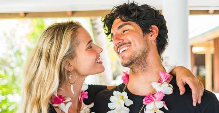 Após casamento no Havaí, Yasmin Brunet inclui sobrenome Medina nas redes sociais