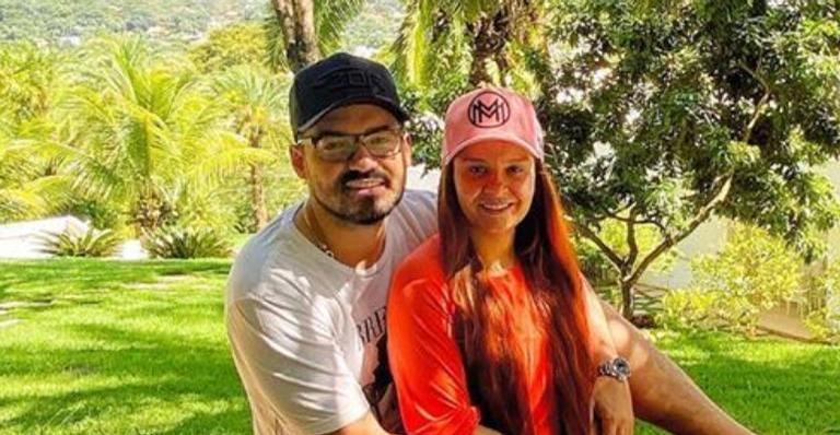 Maiara posa com Fernando Zor durante viagem e se declara: ”Eu te dou meu mundo”