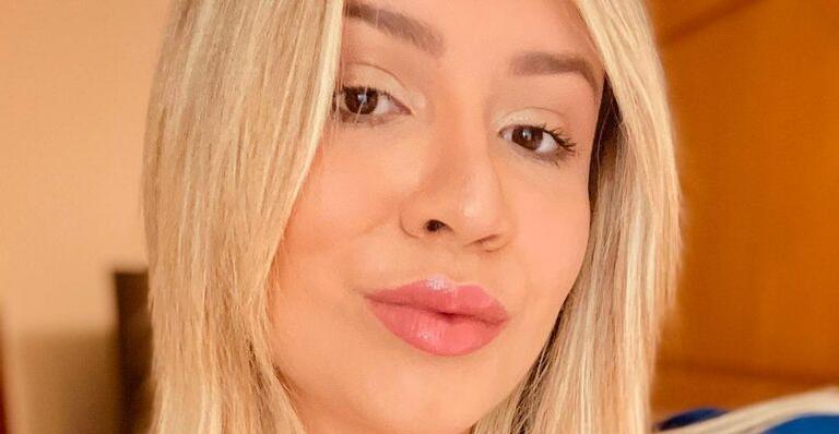 Em foto sem filtro, Marília Mendonça exibe look curtinho e impressiona: ”Tá gatíssima”