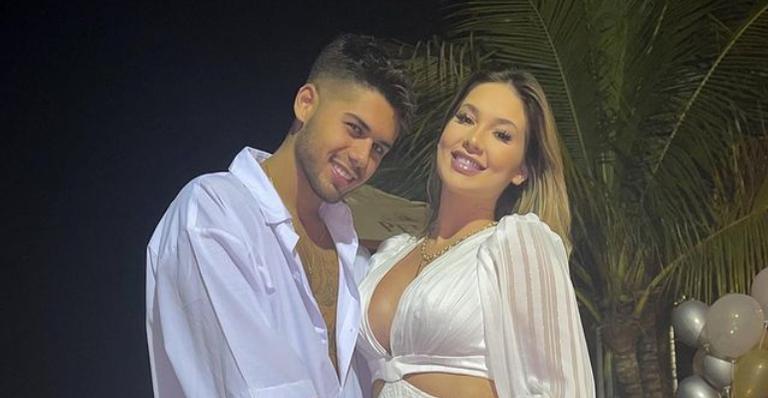 Zé Felipe e Virginia se divertem ao dançar música do sertanejo
