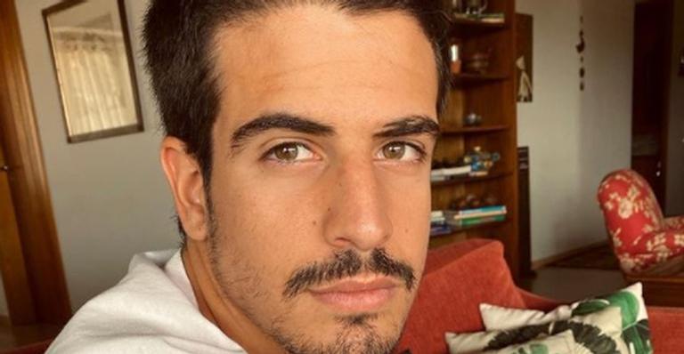 Enzo Celulari compartilha cliques em Fernando de Noronha e detalhe chama atenção