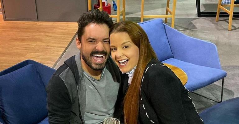 Fernando publica sequência de fotos ao lado de Maiara e se declara: ”Com você tudo fica perfeito”