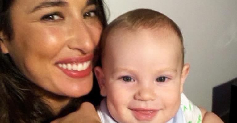 Giselle Itié encanta ao posar sorridente com Pedro Luna e celebra 11 meses do filho: ”Meu bebê”