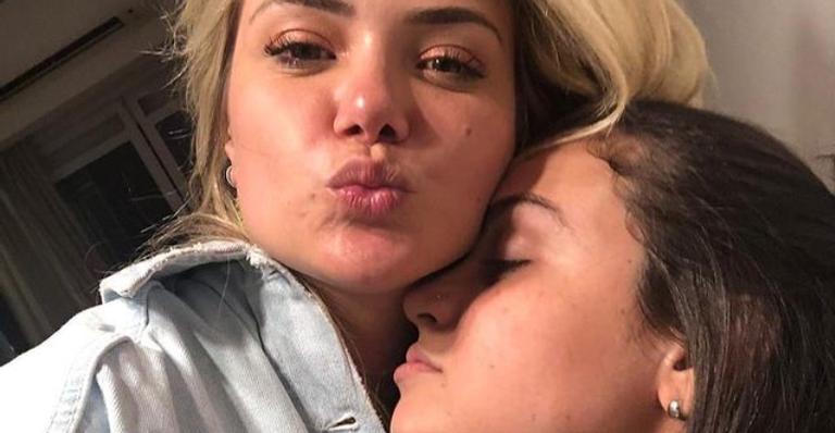 Marcela Mc Gowan é fotografada pela namorada e se derrete: ”Pelos olhos dela”