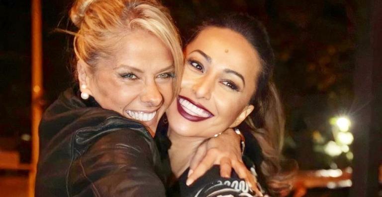 Adriane Galisteu parabeniza Sabrina Sato com bela declaração: ”Amiga linda e amada!”