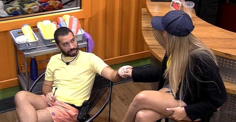 BBB21: Gilberto confessa que indicará Karol Conká se ganhar a prova do líder