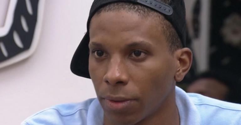 BBB21: Lucas revela para Sarah quem indicará ao paredão se for líder: ”É um grande jogador”
