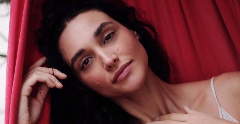 É pra valer! Débora Nascimento engata namoro com ex de Bruna Marquezine, diz jornal