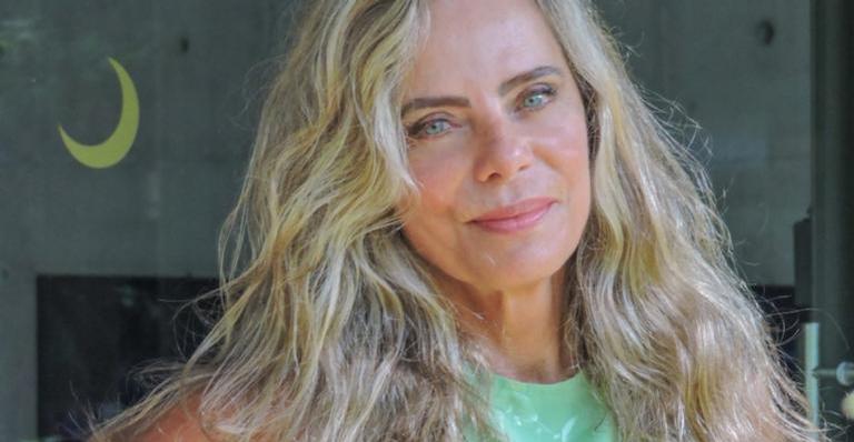 Em clima de tbt, Bruna Lombardi relembra ensaio: ”Comecei a trabalhar cedo”