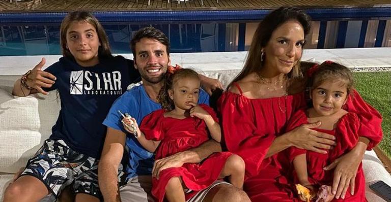 Marido de Ivete Sangalo curte passeio a cavalo com as filhas e encanta web