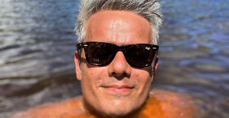 Otaviano Costa relembra clique de sua infância e encanta fãs: ”A mesma carinha”