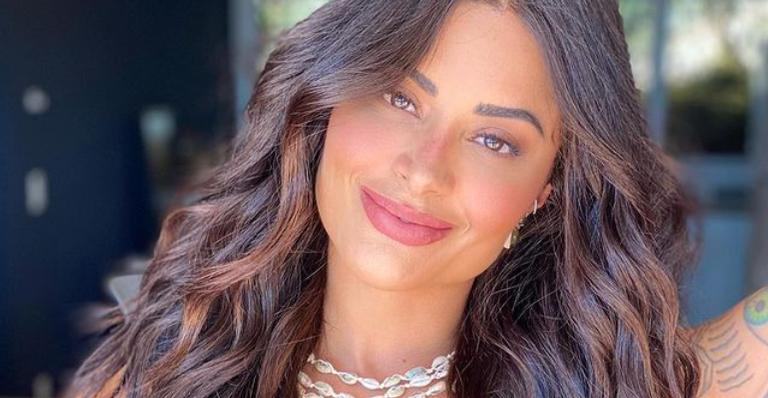 Aline Riscado se derrete por borboleta durante passeio na natureza: ”Gratidão”
