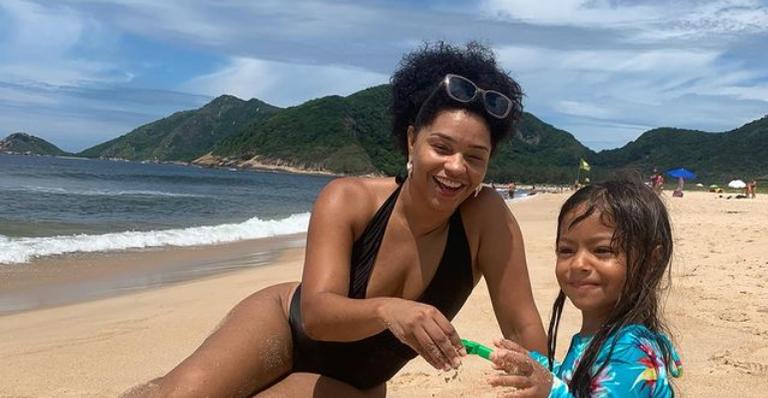 Juliana Alves relembra sequência de cliques fofíssimos com a filha